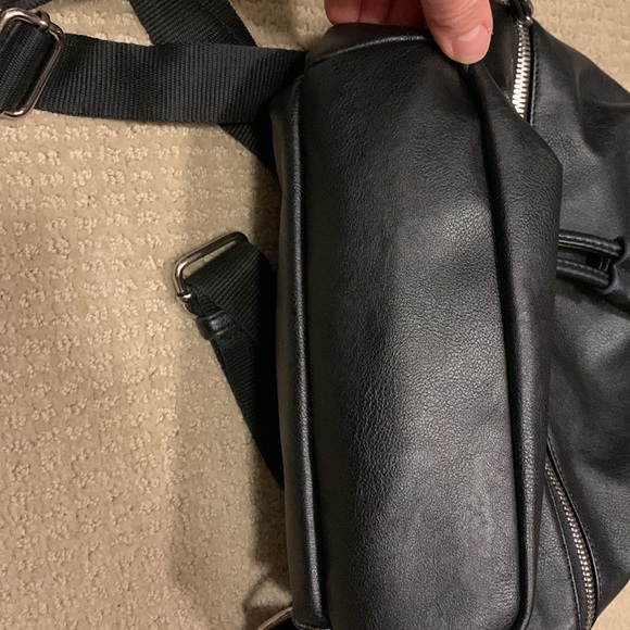Clarks backpack purse. Black. Drawstring closure at top. Excellent condition. - Picture 4 of 6